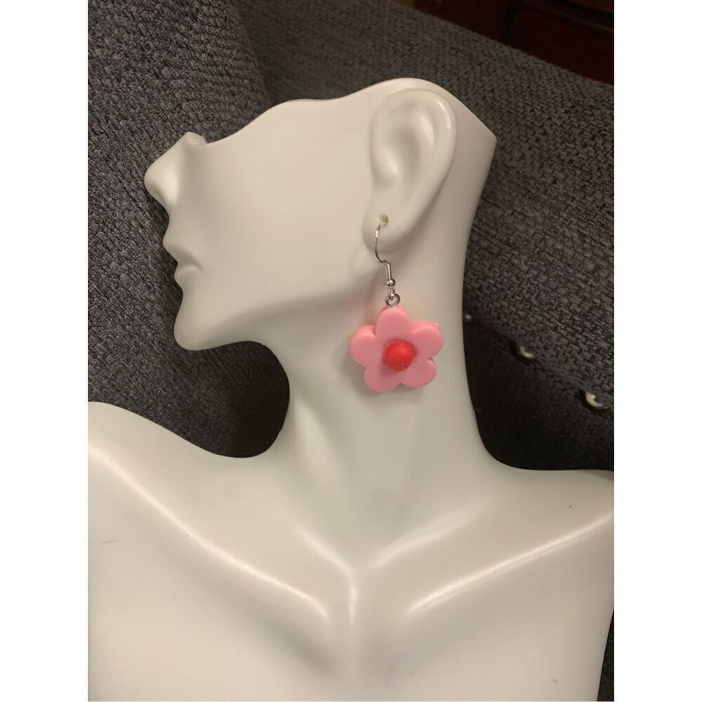 Daisy Dangle Flower Earrings